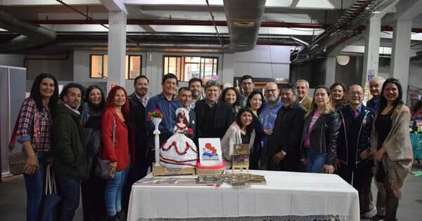 La Nación / El arte de Juan de Mena se destacó en FIL Asunción