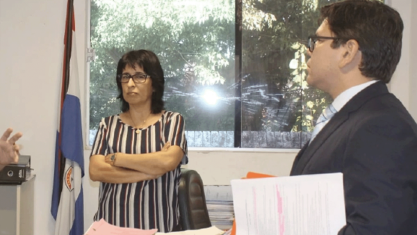 Mafia de pagarés: ex jueza calla