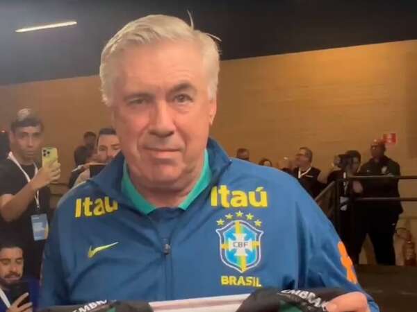 Carlo Ancelotti mano a mano con ABC en la conferencia del DT de Brasil - Selección Paraguaya - ABC Color