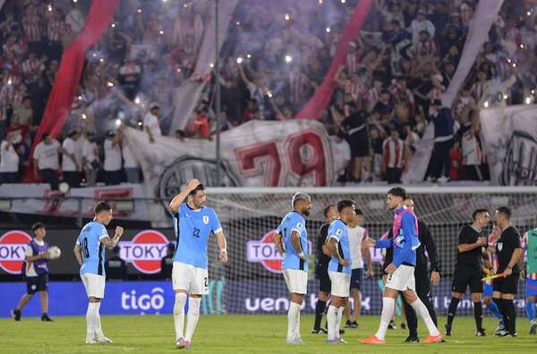 Uruguay busca enderezar el rumbo frente a Venezuela - Fútbol Internacional - ABC Color