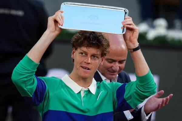 Pese a su derrota en París, Sinner aumenta su ventaja al frente de la ATP - Polideportivo - ABC Color