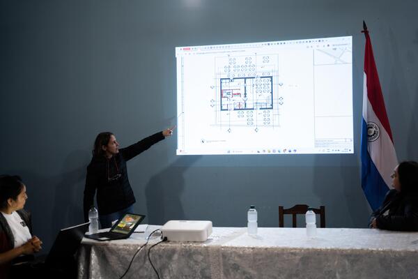Presentan proyecto para restauración de estación del ferrocarril de Ybytymí