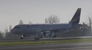 Aeronave con destino a Asunción no pudo despegar por fuego en el motor - trece