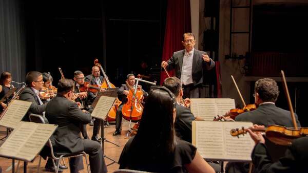 La OCMA ofrece concierto con sonidos del violonchelo de Cruz Taylor Almao