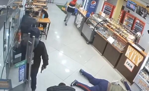 Cuatro asaltantes tomaron por asalto un copetín en Lambaré