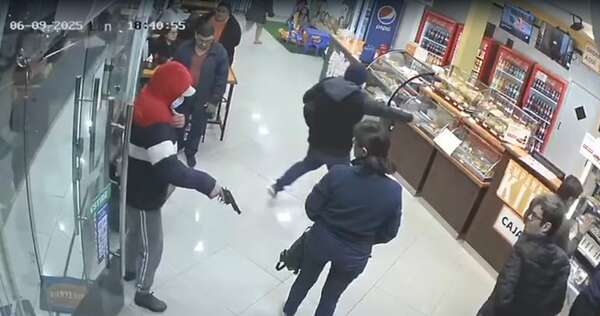 Video: violento asalto a local de venta de empanadas en Lambaré - Policiales - ABC Color