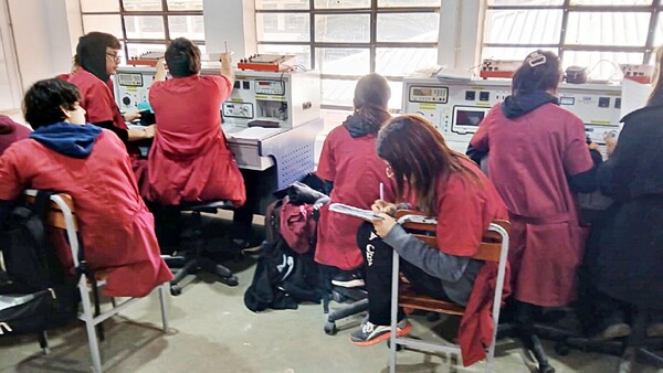 Estrenan Bachillerato en Mecatrónica en Hohenau