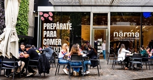 Närma inaugura su primer local abierto a todo público, una propuesta saludable y gourmet en el eje corporativo