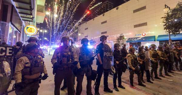 La Nación / Marines refuerzan seguridad en Los Ángeles ante disturbios