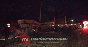 FRAM: CAMIÓN VOLCÓ Y ESPARCIÓ CARGA DE ARROZ EN LA RUTA