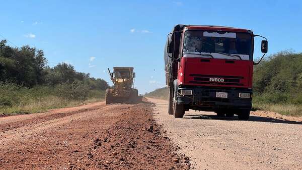 MOPC inició las obras de la primera ruta de 90 km construida con hormigón: ¿Hay cemento suficiente? - Economía - ABC Color