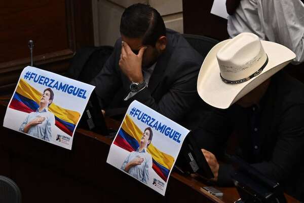 Senador Uribe Turbay permanece “en estado crítico” pero “estable”, según parte médico - Mundo - ABC Color