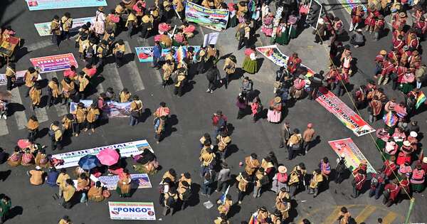 La Nación / Investigan a Evo Morales por ordenar bloqueos de rutas en Bolivia