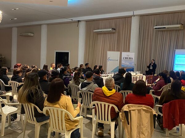 Exitoso taller de etiqueta y protocolo reunió a decenas de participantes en Encarnación