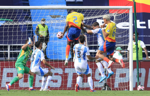 Argentina recibe a una necesitada Colombia
