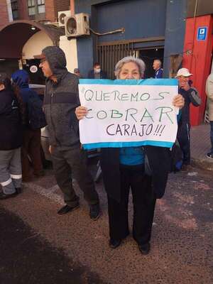 Jubilados cuestionan que responsables del desfalco sigan al frente de la Caja - Nacionales - ABC Color
