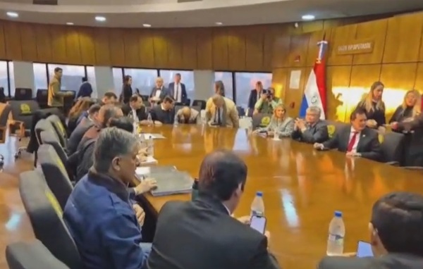 Comisión de Diputados respalda intervención municipal