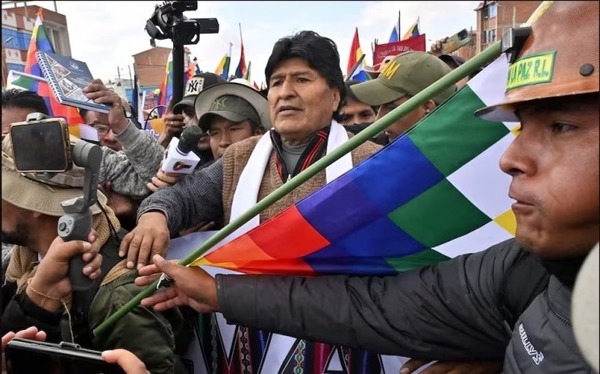 La Fiscalía de Bolivia abrió una investigación contra Evo Morales por los bloqueos y protestas - ADN Digital