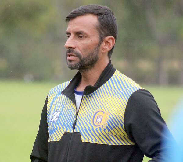 Deportivo Capiatá despide a Julio Irrazábal - Fútbol de Intermedia - ABC Color