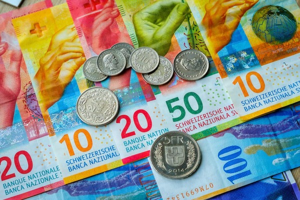 Suiza consagra en su Constituci贸n el derecho a usar dinero en efectivo