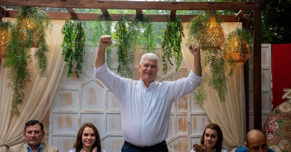 Wiens aprovecha la bronca con el cartismo para tantear el pase de congresistas a la disidencia