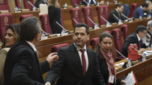 Cartismo evita cuórum para frenar intervenciones