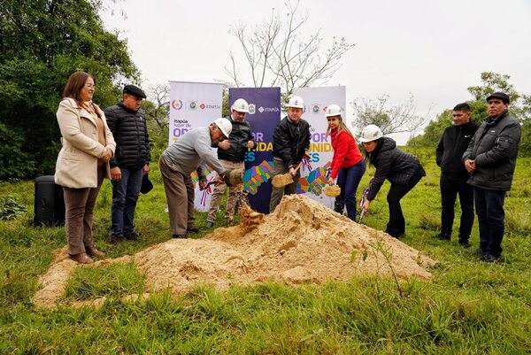 GOBIERNO DE ITAPÚA INICIA OBRA DEL SISTEMA DE AGUA POTABLE EN YPAJERÉ