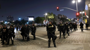 Marines enviados a Los Ángeles generan polémica