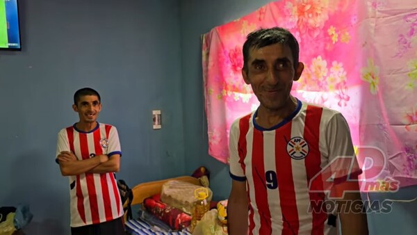 Sueño hecho realidad: Hermanos verán por primera vez a la Albirroja con tele propia