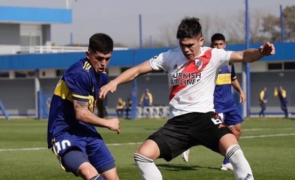 Versus / Consigue zaguero de la cantera de un grande de Argentina