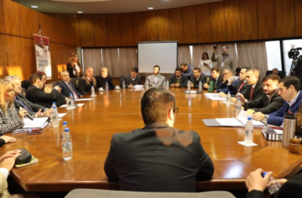 Aprueban dictamen a favor de la intervención de la Municipalidad de Asunción