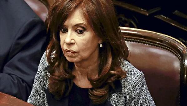 Supremo de Argentina deja firme condena y Cristina Fernández va a prisión