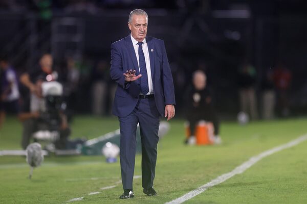 Gustavo Alfaro quiere seguir rompiendo récords con la Albirroja | Unicanal