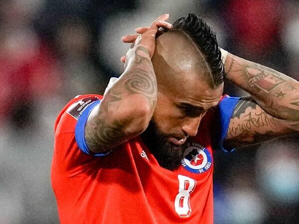 ¡El primer eliminado! ¡Chile perdió ante los bolí y verá el Mundial 2026 por la tele mante!