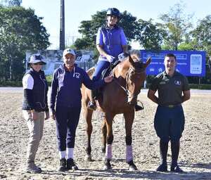 Adiestramiento ecuestre: Broche de oro de la Clínica - Polideportivo - ABC Color