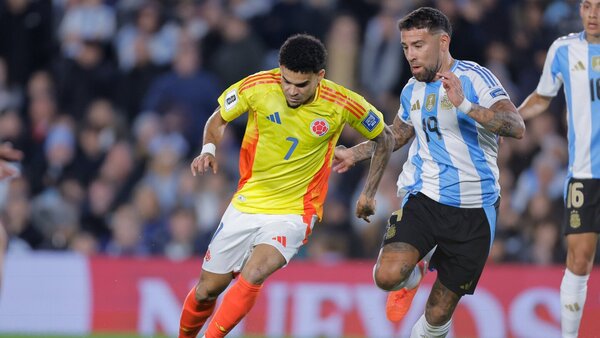 Argentina rescata un empate ante Colombia