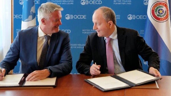 Paraguay concreta firma de acuerdo con la OCDE en Francia