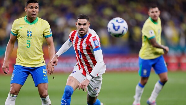 Paraguay cae de pie ante Brasil y sigue soñando