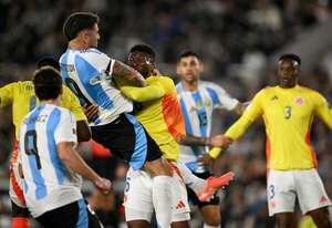 Almada rescata a Argentina del golazo de Lucho Díaz - Fútbol Internacional - ABC Color