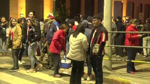 Cabizbajos, pero confiados: albirrojos coparon Palma y la Costanera - Nacionales - ABC Color