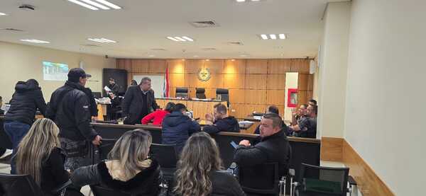 Lento desarrollo del juicio oral contra exfuncionarios de penal - La Clave