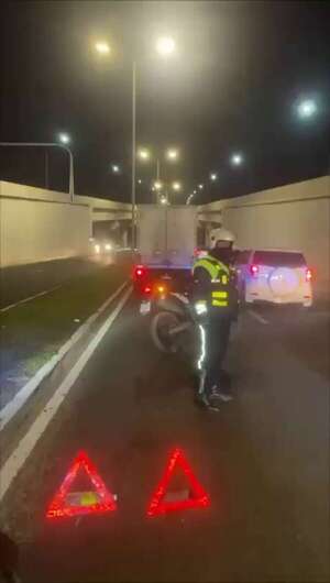 Camión averiado ocasiona tránsito lento en avenida Costanera - Nacionales - ABC Color