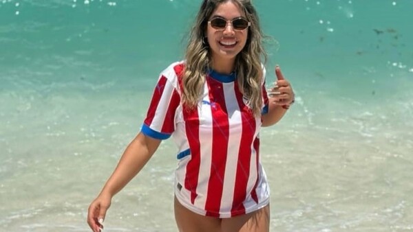 (GALERÍA) Faranduleras en el exterior y nuestro terruño hicieron una previa al partido de la Albirroja!