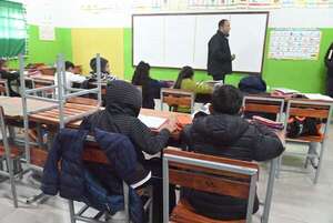 Reemplazos por maternidad: docentes reclaman pagos, algunos datan del 2022 - Nacionales - ABC Color