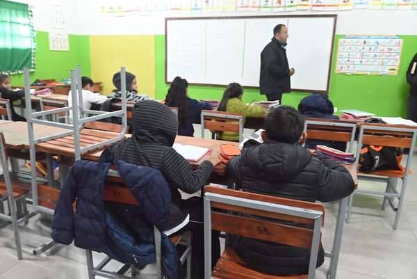 Reemplazos por maternidad: docentes reclaman pagos, algunos datan del 2022 - Nacionales - ABC Color