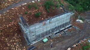 Construcción del puente sobre el río Monday tiene casi 20% de avance