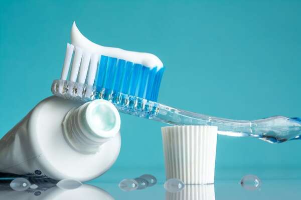 Alerta sanitaria por posibles reacciones adversas a pastas dentales con fluoruro de estaño - Nacionales - ABC Color