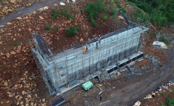 Construcción del puente sobre el río Monday tiene casi 20% de avance