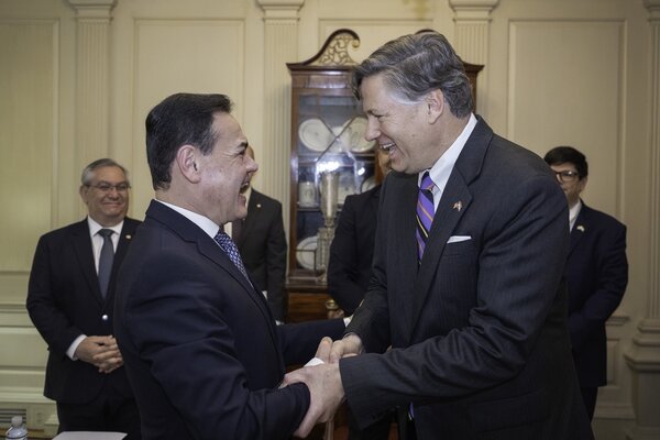 EE.UU. quiere desarrollar oportunidades económicas que beneficien al Paraguay