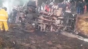Vuelco e incendio de camión cisterna deja un fallecido en Curuguaty | Unicanal